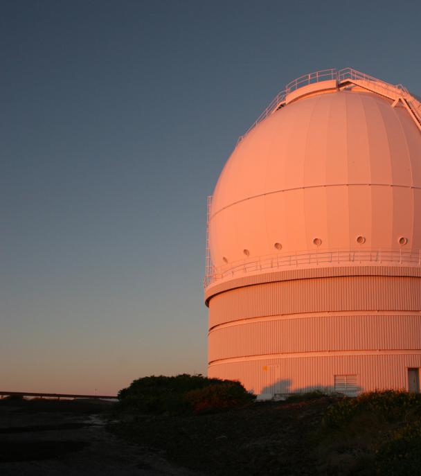 El Telescopio William Herschel al atardecer