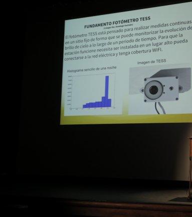 Estudiantes de La Palma miden la oscuridad nocturna de la Isla