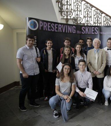 Students from La Palma measure the darkness at night over the island