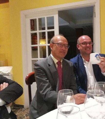 El vicepresidente de la Academia de Ciencias de China y una delegación del NAOC visitan el IAC y los Observatorios de Canarias