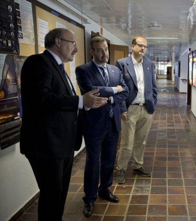 El rector y vicerrector de investigación de la ULPGC visitan el IAC y el Observatorio del Teide