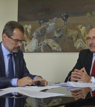 El IAC y el Cabildo de Fuerteventura firman un acuerdo de colaboración
