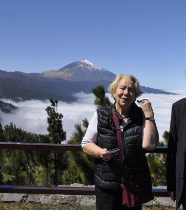 El premio nobel Claude Cohen-Tannoudji visita el IAC y el Observatorio del Teide