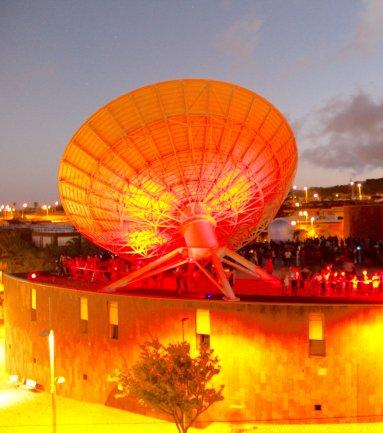 Primeras imágenes y secuencias de la Luna Roja desde Namibia y Tenerife