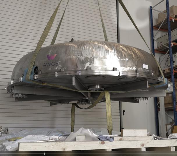 Test cryostat in the AIV room of the IAC. Credit: Inés Bonet (IAC)