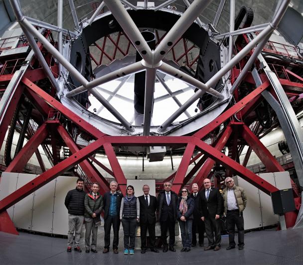 El embajador de Japón en el Observatorio del Roque de los Muchachos junto a varios acompañantes