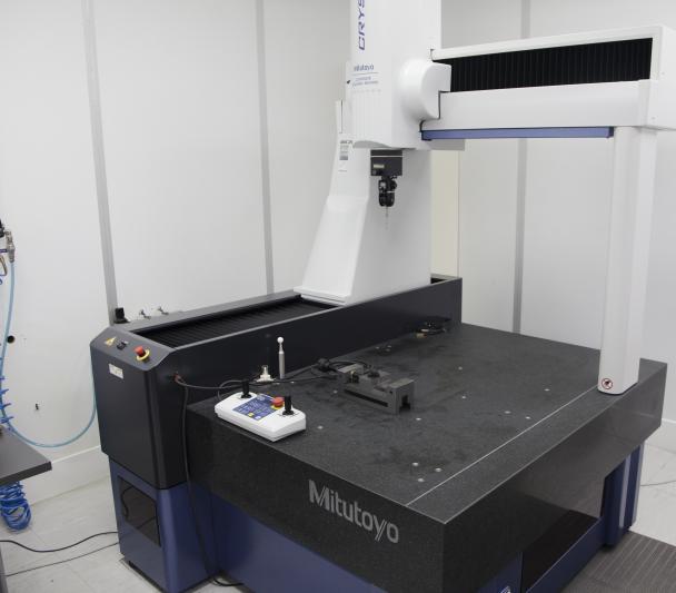 View of the 3D measuring machine in the laboratory