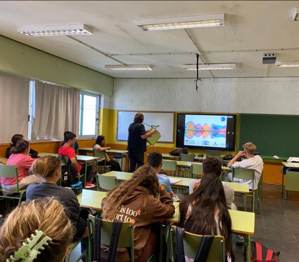 Attendees at the talk "The history of the Universe in 24 hours" at IES Prof. Martín Miranda.