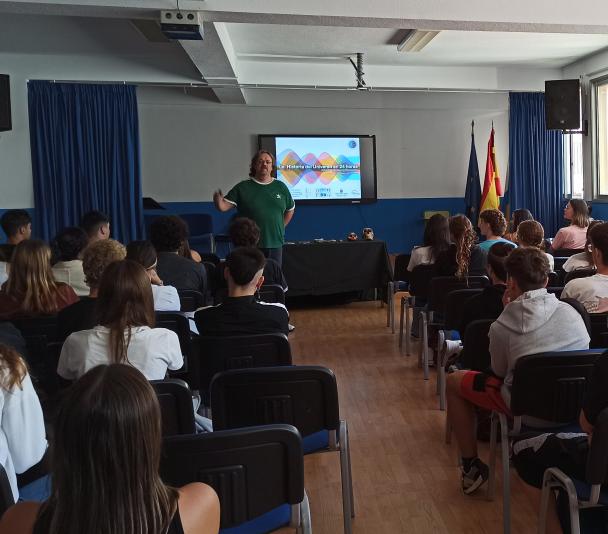 Attendees at the talk "The history of the Universe in 24 hours" at IES San Matías.