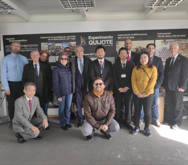 El embajador de Japón en el Observatorio del Teide junto a varios acompañantes