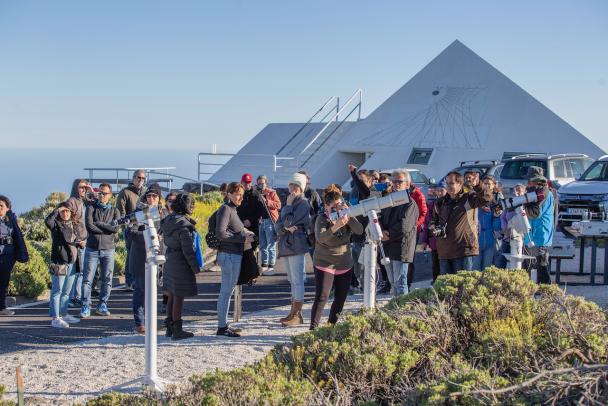 Visita de "Amigos del IAC" en el OT