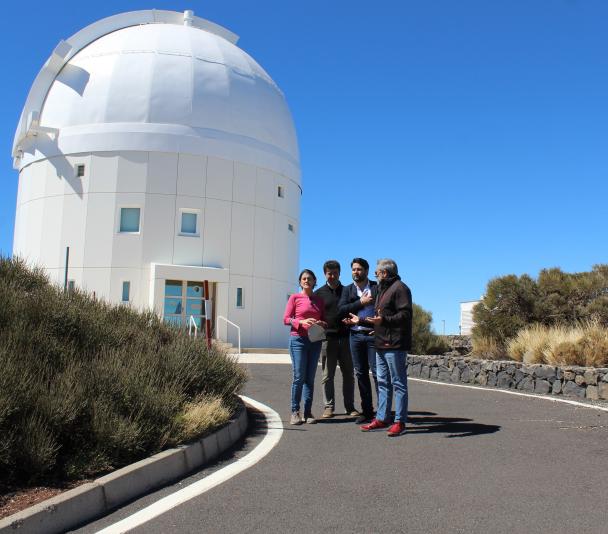 The deputy director of the IAC, the head of Economic and Legal Affairs of IACTEC, the mayor of Güímar and the manager of the Teide Observatory in front of the OGS