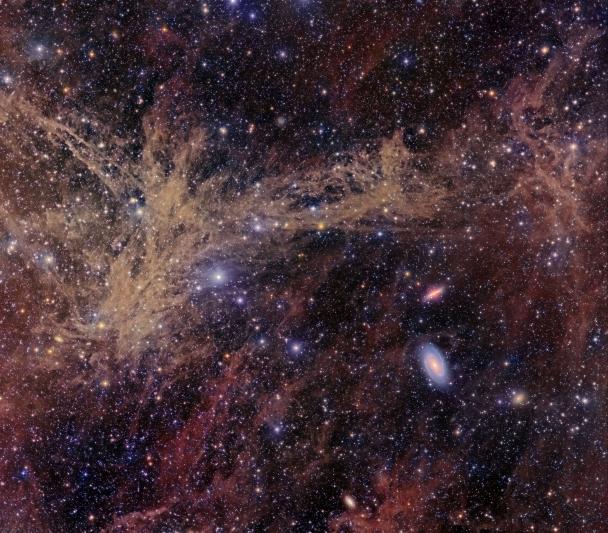 Grupo de Galaxias de M81 (Galaxia de Bode), incluyendo a M82 (Galaxia del Cigarro) Grupo de Galaxias de M81 (Galaxia de Bode), incluyendo a M82 (Galaxia del Cigarro)