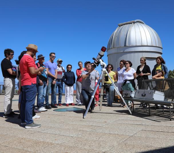 Profesores en la terraza del MCC