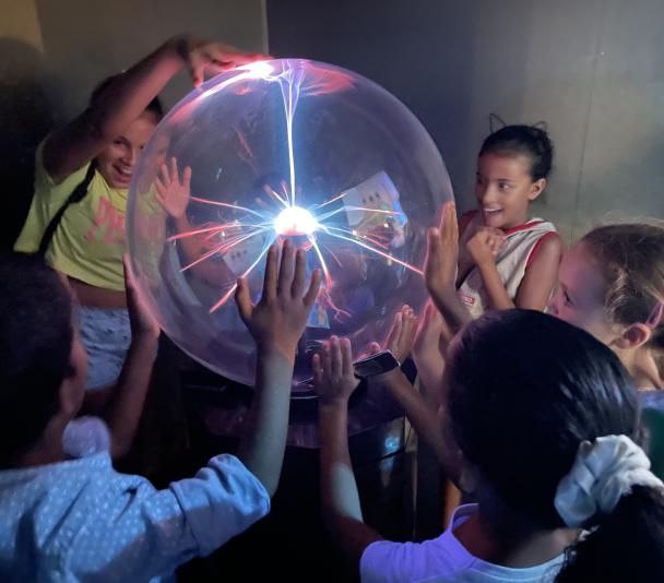 Actividades con niños y niñas saharauis en el MCC y el IAC