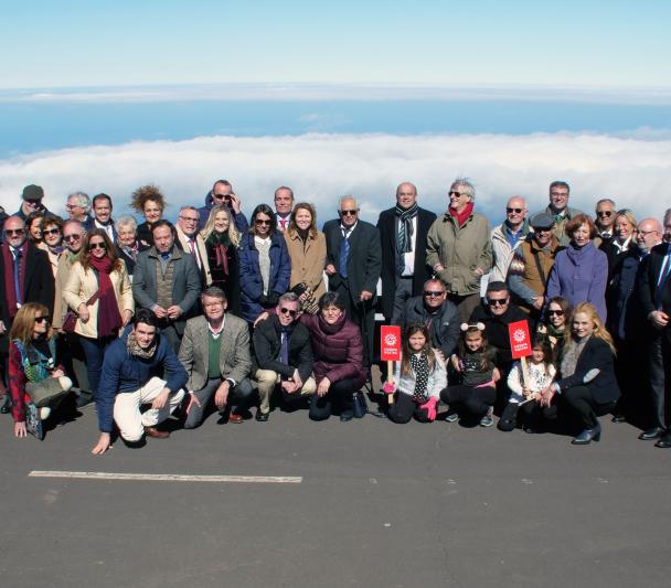 Algunos asistentes al acto de colocación de la placa y de conmemoración del 30º aniversario de la Ley del Cielo