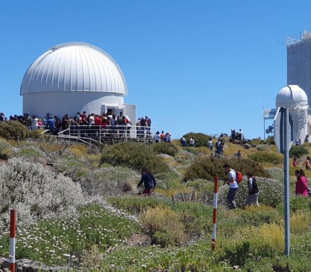 Visitantes durante las Jornadas de Puertas Abiertas 2019 al Observatorio del Teide. Crédito: IAC. 