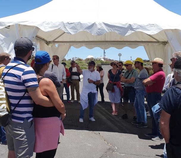 Pere Pallé (IAC) durante las Jornadas de Puertas Abiertas 2019 en el Observatorio del Teide. Crédito: IAC. 