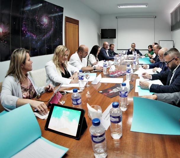 Reunión de representantes del Gobierno de Canarias, Cabildo de La Palma, Ayuntamientos de Puntagorda y Garafía y el IAC