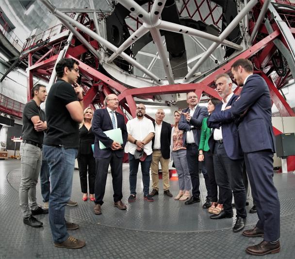 Representantes políticos de instituciones canarias visitan el Gran Telescopio Canarias (GTC) 