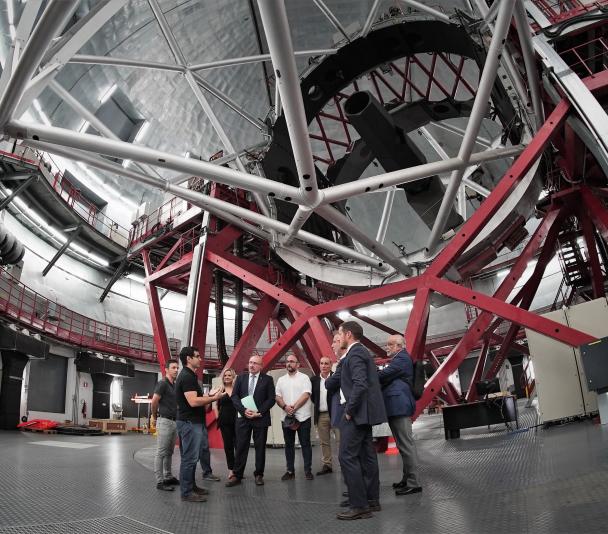 Representantes políticos de instituciones canarias visitan el Gran Telescopio Canarias (GTC) 