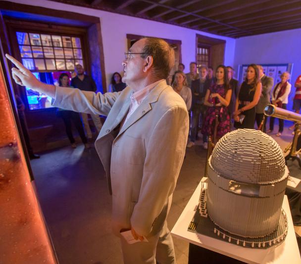 Juan Antonio Belmonte explaining details of the Observatories of the Canary Islands.