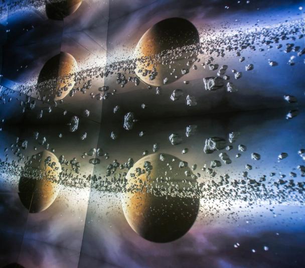 Módulo "Caleidoscopio GTC", donde se proyectan imágenes astronómicas con efecto envolvente Módulo "Caleidoscopio GTC", donde se proyectan imágenes astronómicas con efecto envolvente