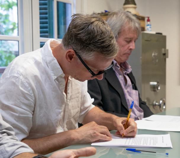 Jorrit Leenarts durante la firma de la Fundación Canaria EST Jorrit Leenarts durante la firma de la Fundación Canaria EST
