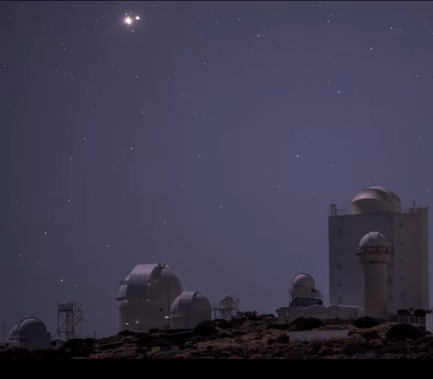 Timelapse del 21 de diciembre de la conjunción de Júpiter y Saturno sobre una panorámica del OT