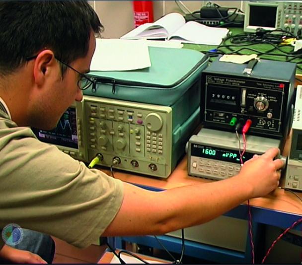 Pruebas criogénicas de la electrónica del detector de EMIR (2005).