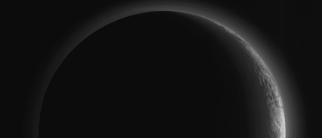 Plutón Creciente. Crédito: NASA / JHUAPL / SwRI  (Tricia Talbert)