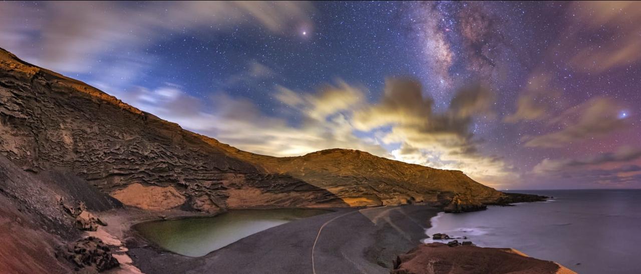 Lanzarote at night by Daniel López