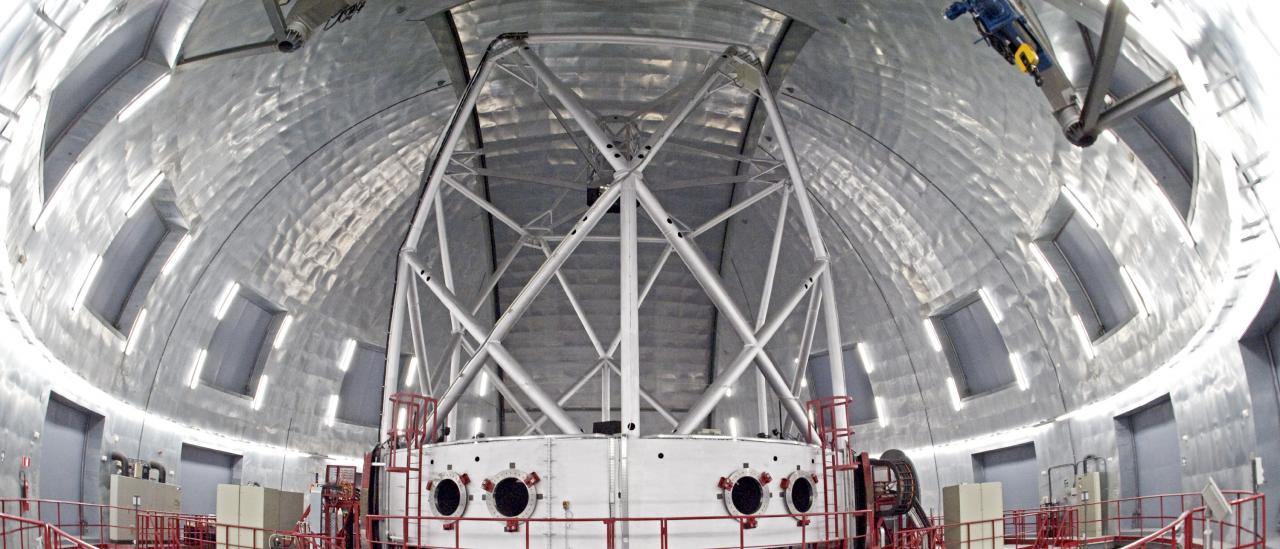 Interior de la cúpula del Gran Telescopio CANARIAS (GTC)