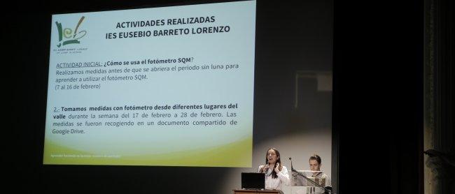 Estudiantes de La Palma miden la oscuridad nocturna de la Isla
