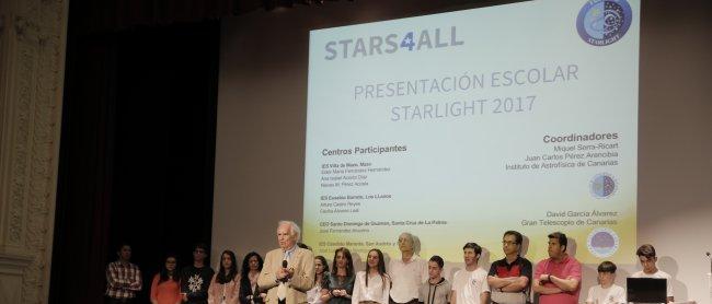 Students from La Palma measure the darkness at night over the island