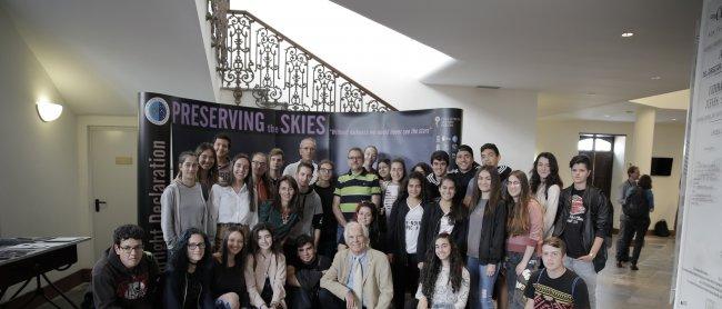 Estudiantes de La Palma miden la oscuridad nocturna de la Isla