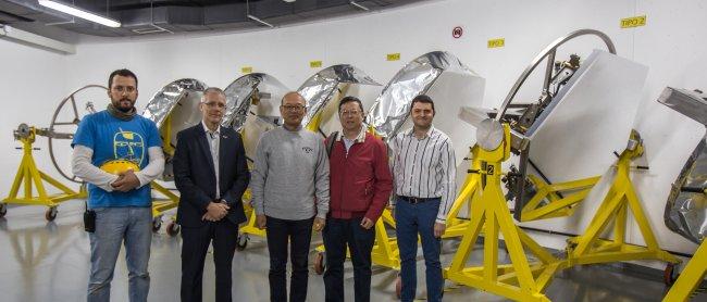 El vicepresidente de la Academia de Ciencias de China y una delegación del NAOC visitan el IAC y los Observatorios de Canarias