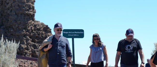 Estrellas de la literatura ‘tocan el cielo’ en el Observatorio de La Palma