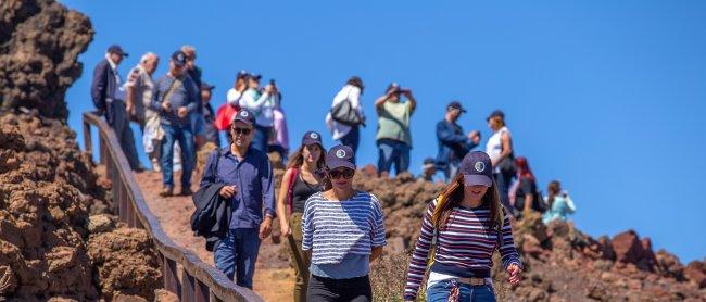 Stars from the world of literature “touch the sky” at the La Palma Observatory