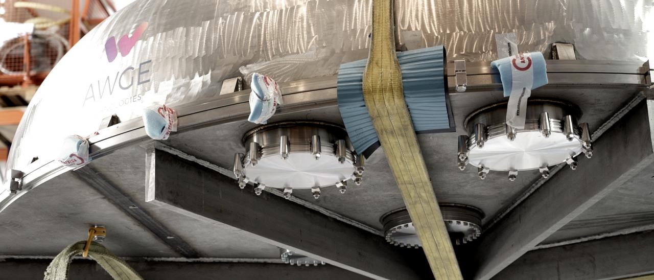 Test cryostat in the AIV room of the IAC. Credit: Inés Bonet (IAC)