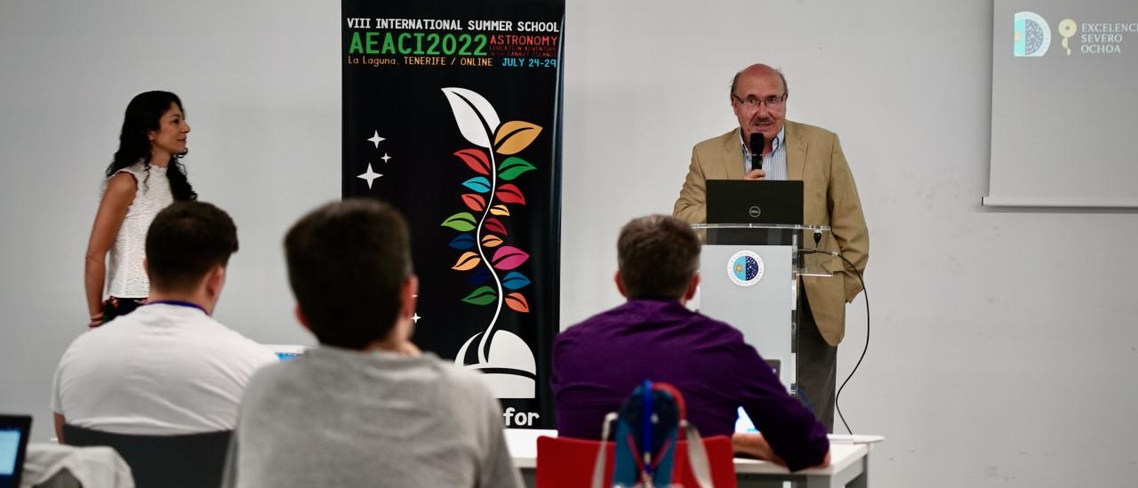 Rafael Rebolo, director del IAC, durante la presentación de la AEACI 2022