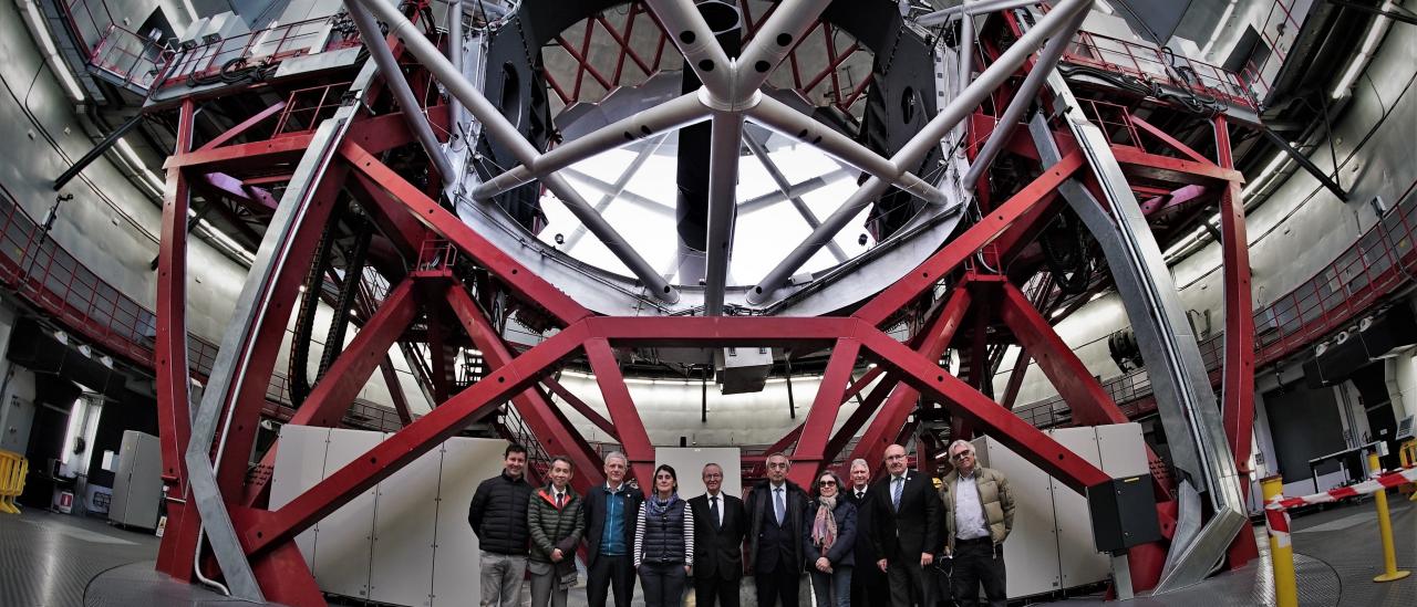 El embajador de Japón en el Observatorio del Roque de los Muchachos junto a varios acompañantes