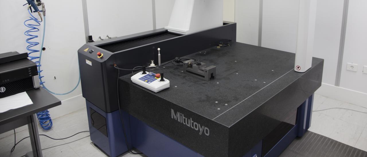 View of the 3D measuring machine in the laboratory