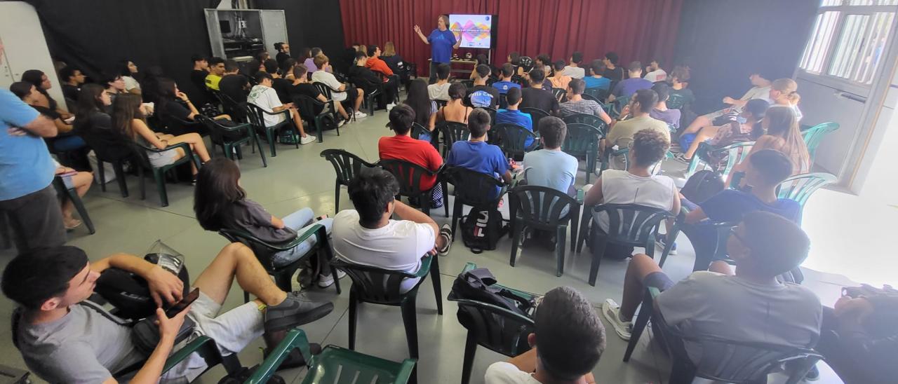 Charla en el IES Las Galletas durante las Semanas de la Ciencia 2022