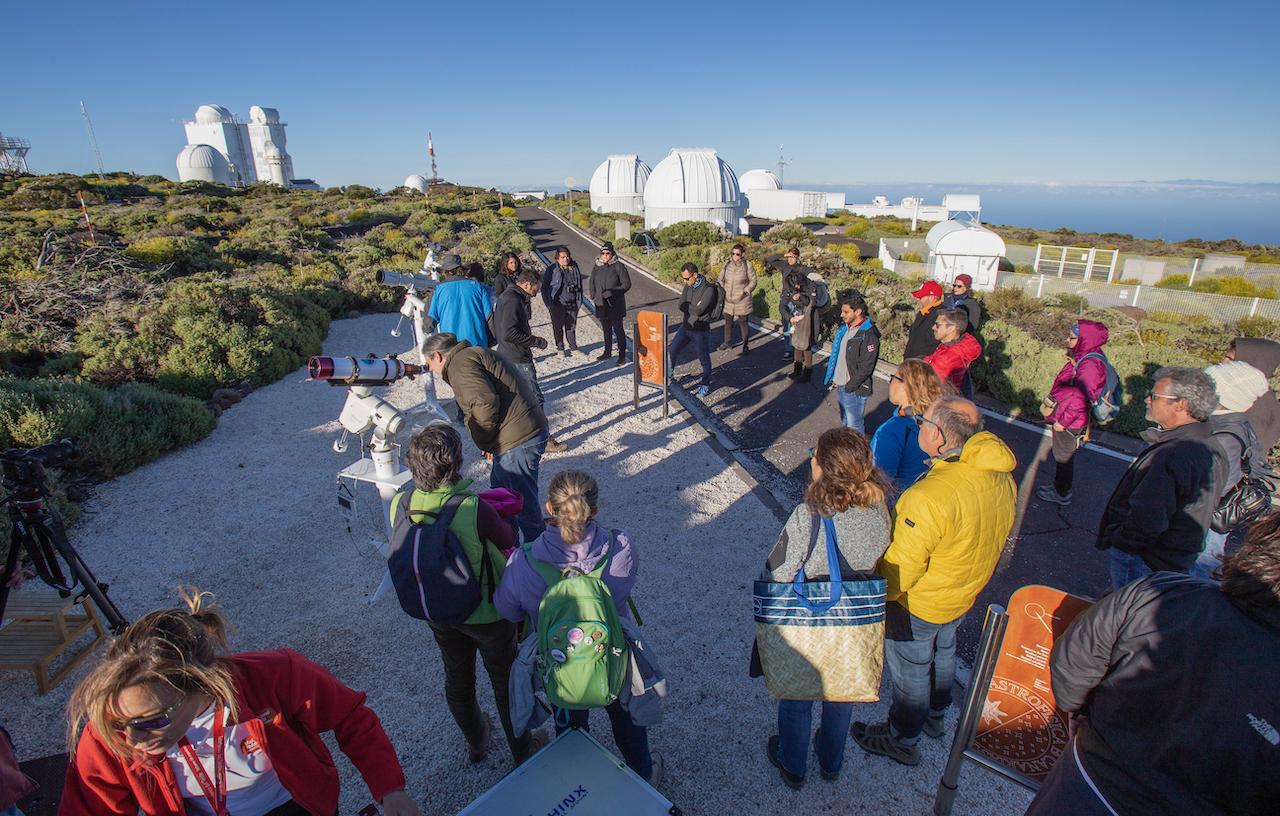 Visita de "Amigos del IAC" en el OT