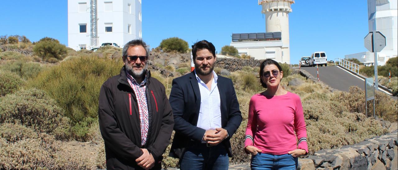 The manager of the Teide Observatory, the mayor of Güímar and the deputy director of the IAC at Teide Observatory.