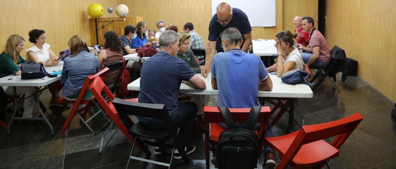 Docentes durante uno de los talleres en el MCC