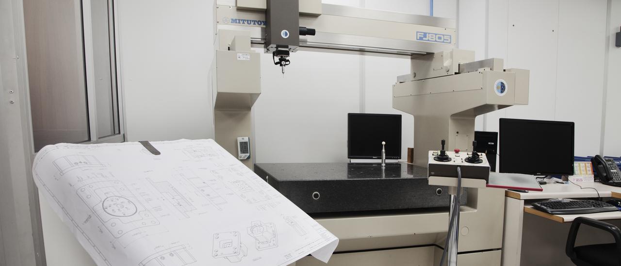 Vista de una máquina de medida de 3 coordenadas en el laboratorio