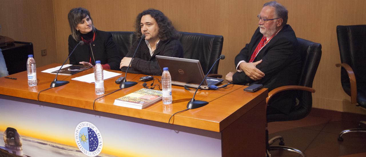 Presentation table composed, from left to right, by Isabel León Pérez, José Alfonso López Aguerri and Günter Koch. 