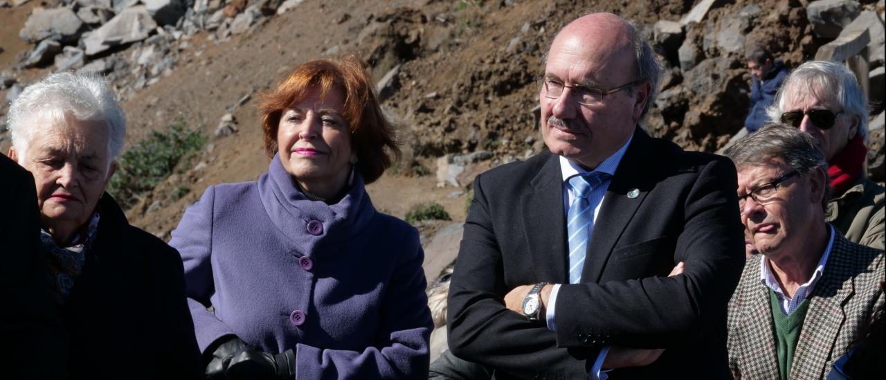 Algunos asistentes al acto de colocación de la placa y de conmemoración del 30º aniversario de la Ley del Cielo